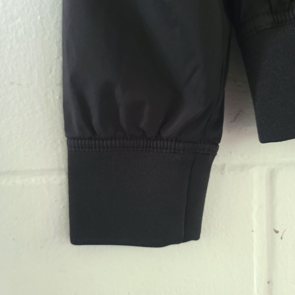 retro Hollister California Size M Black Epic Flex Stretch Windbreaker Jacket EUC - Picture 7 of 16